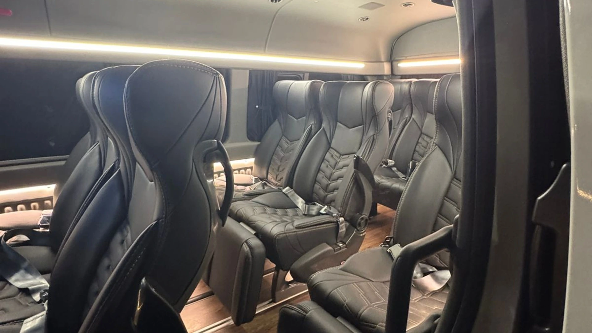 Interior Hiace Executive