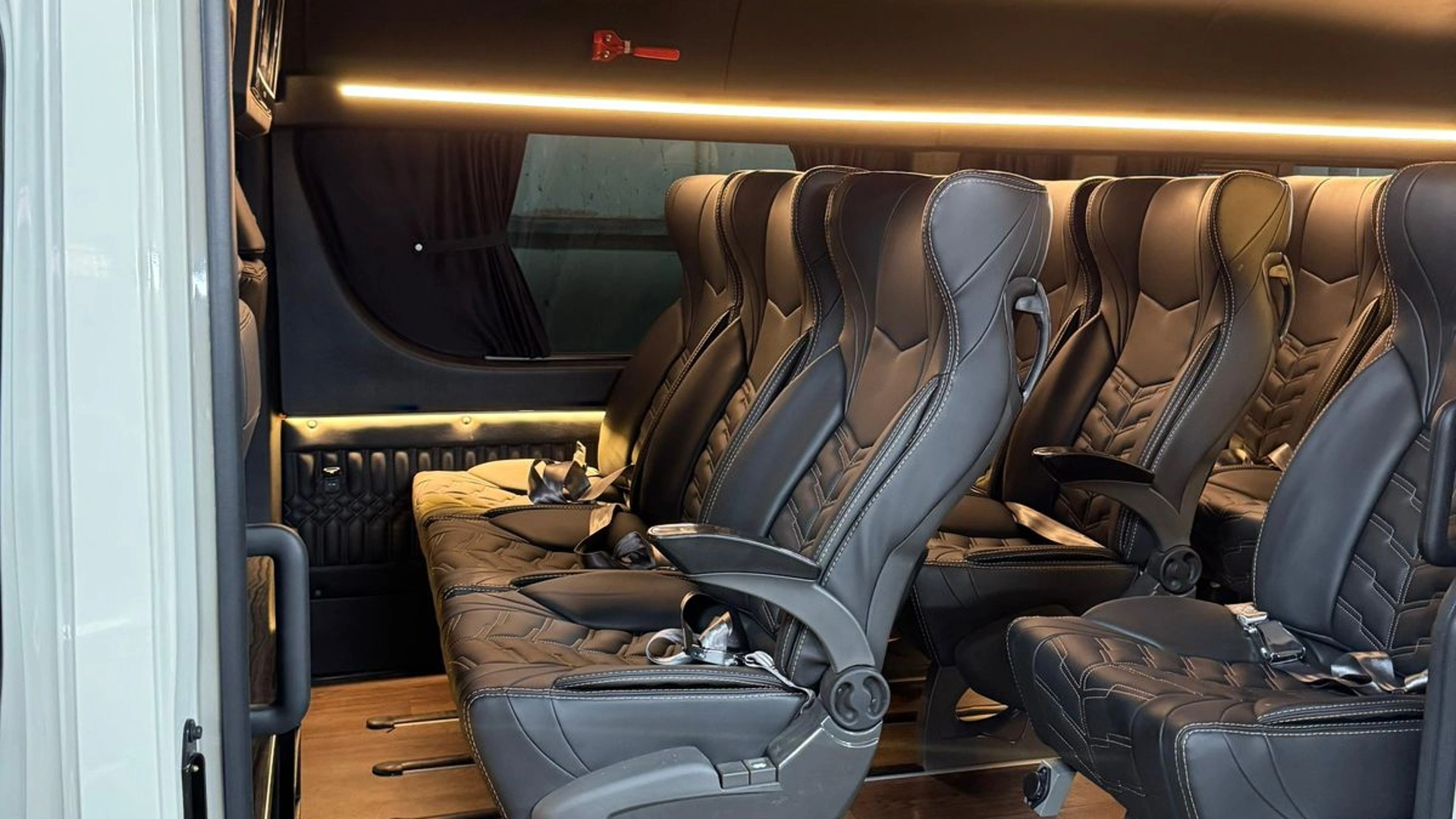 Armada Hiace Premio