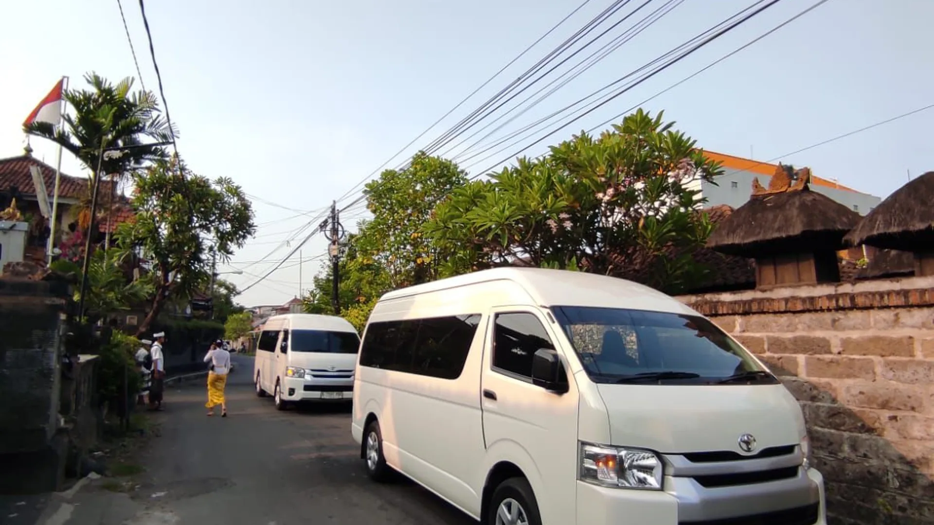 Hiace Commuter rombongan