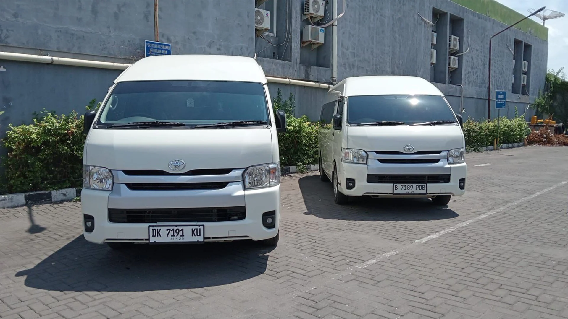 Hiace Commuter Bali